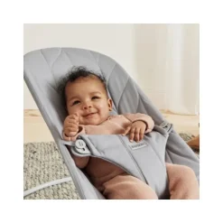 Baby Björn® Bouncer Bliss Cotton Kroonblad Quilt Zandgrijs