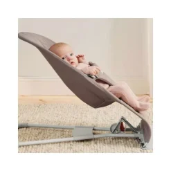 Baby Björn® Bouncer Bliss Cotton Kroonblad Quilt Zandgrijs