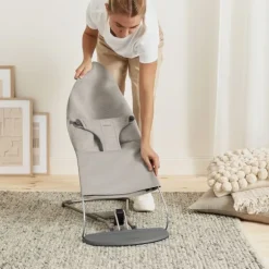BabyBjörn Wipstoeltje Bliss – 3D Jersey – Zandgrijs