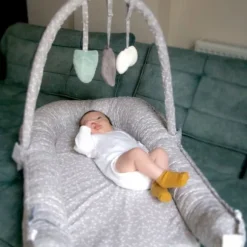 Babyjem Babynest met Speeltjes Grijs