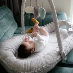 Babyjem Babynest met Speeltjes Grijs