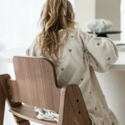 Kidsmill Up! Kinderstoel Incl. Houten Babyset - Oatmeal