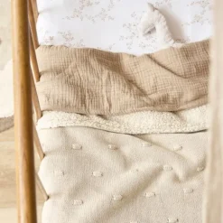 Meyco Baby Ledikantdeken Teddy Knots Soft Sand 100 x 150 cm