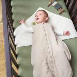 Meyco Baby Ledikanthoeslaken Uni Olive Green 60 x 120 cm