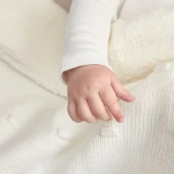 Meyco Baby Wiegdeken Teddy Knots Offwhite 75 x 100 cm