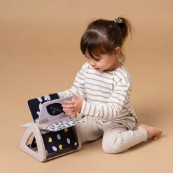 Taf Toys Book Black En White Spinning